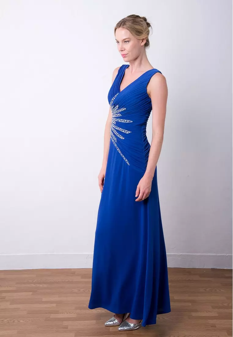 斜裁V領無袖釘珠晚禮服