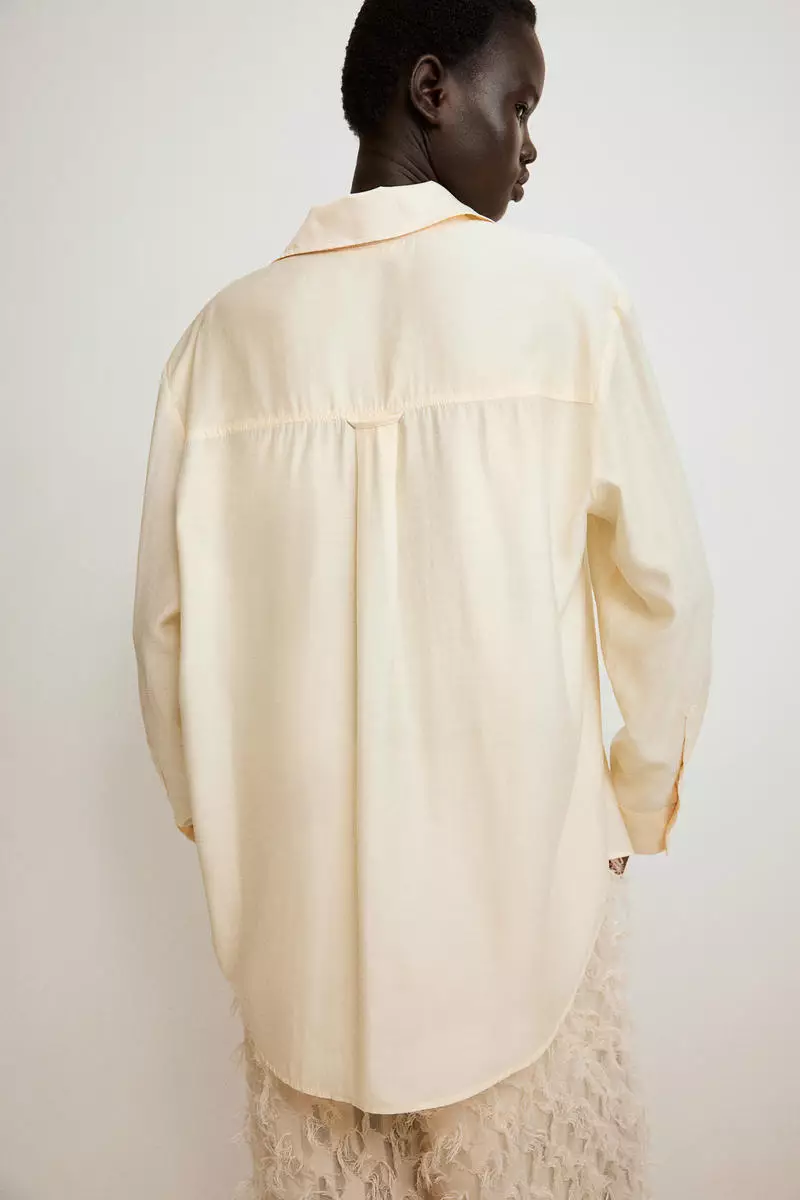 Pocket-front shirt