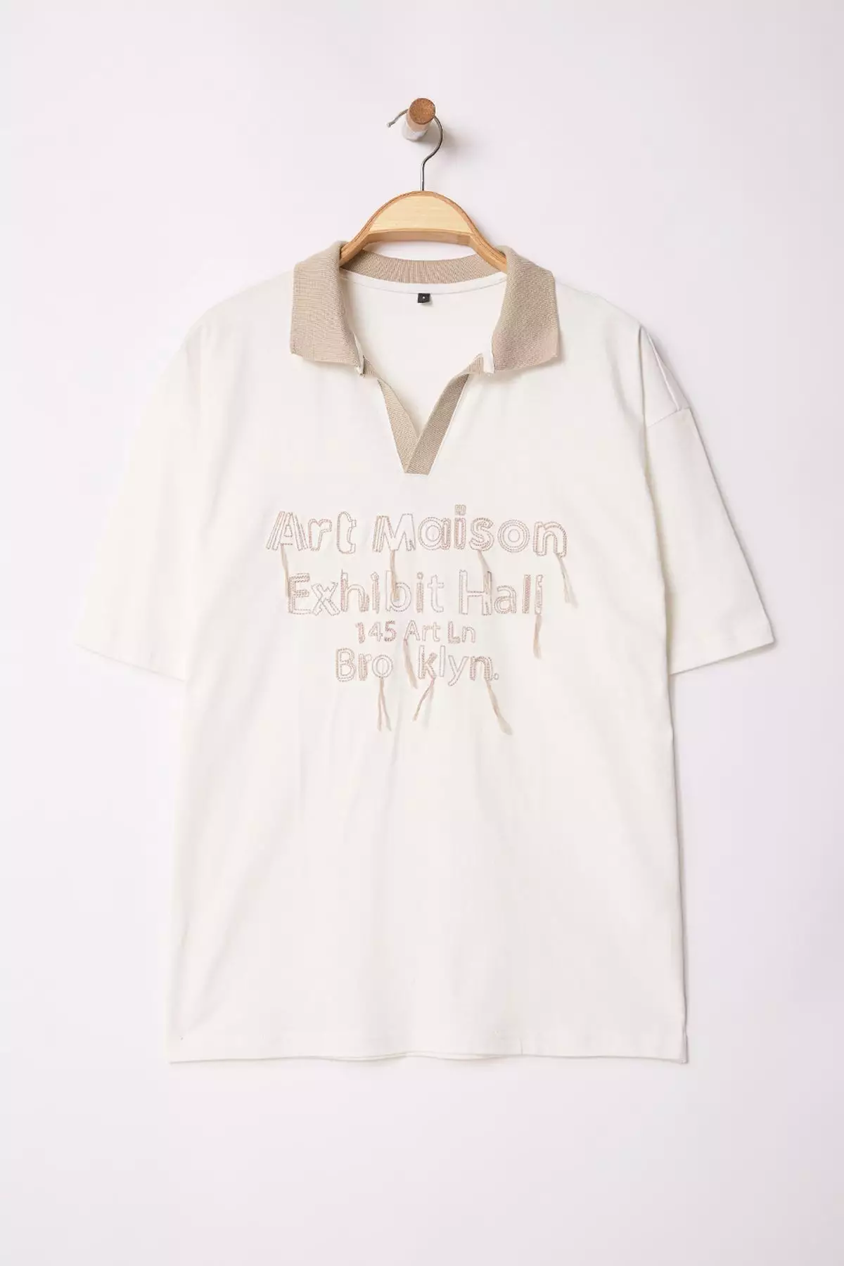 Limited Edition Ecru Oversize/Wide Cut Special Embroidered Polo Neck T-shirt TMNSS25PO00030