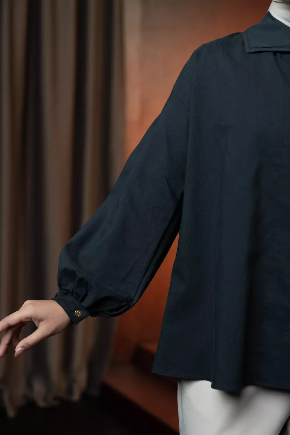 Klamby - Aralia Shirt Moon Black