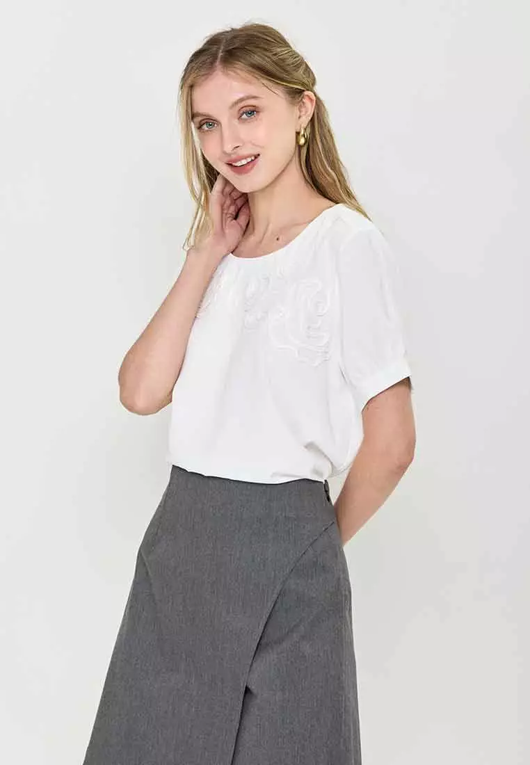 Amelie Round Neck Top with Flower Embroidery