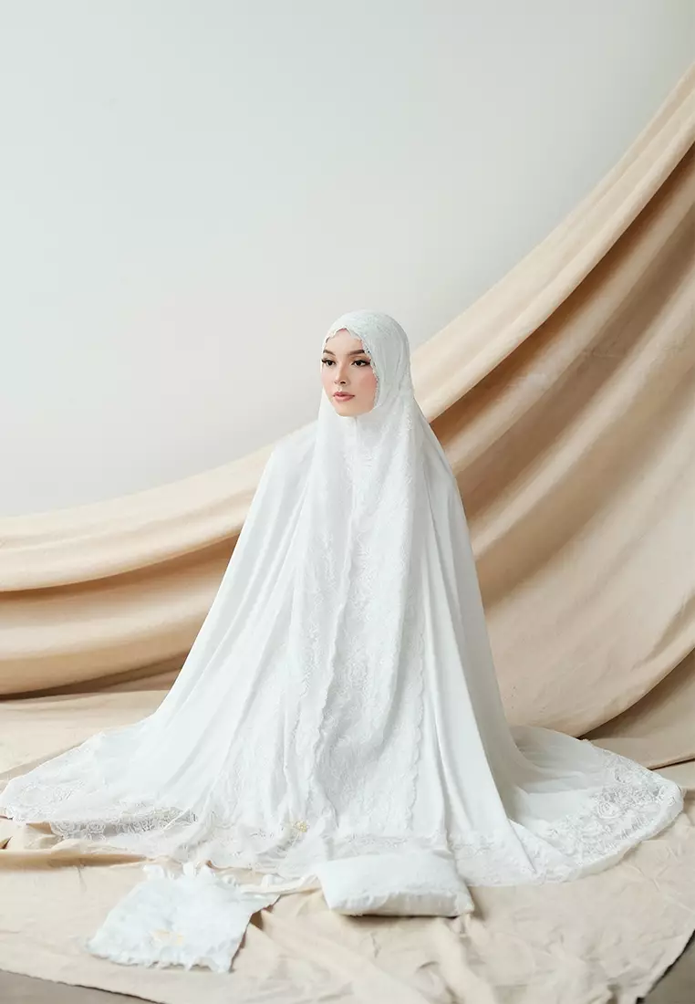 Mukena Prayer Set Exclusive Japanese Satin Silk-White