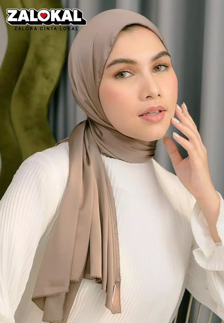 Medina Eyelash Shawl Brown Sugar