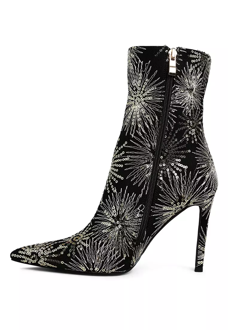 Sepatu bot stiletto berhias payet berwarna hitam