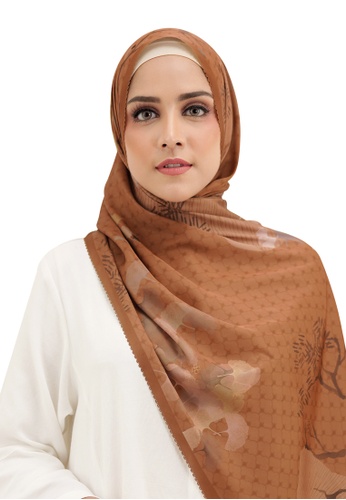 Buttonscarves brown Buttonscarves Ginkgo Satin Shawl Toffee 9647FAA599E2BAGS_1