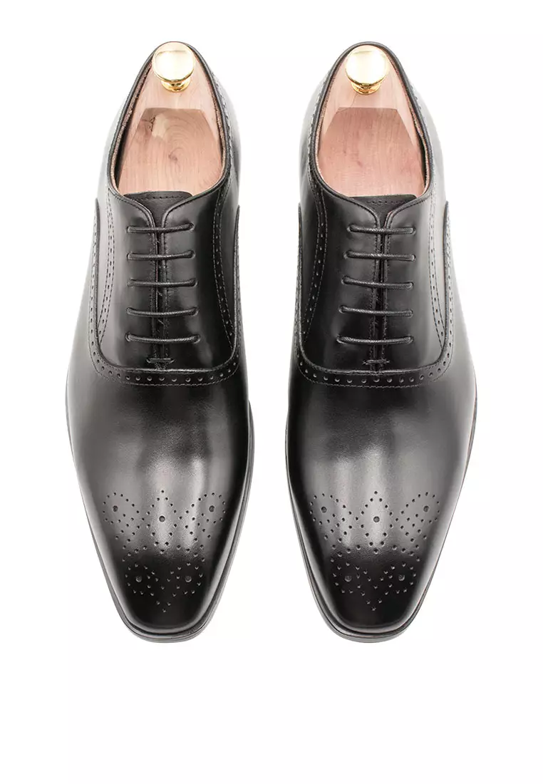 Mendoza Medallion Black Oxford