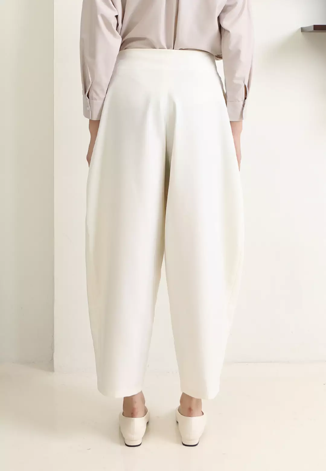 HijabChic Liora Pants Ivory - Celana Panjang Formal Highwaist Barrel Basic Wool Premium Resleting Depan