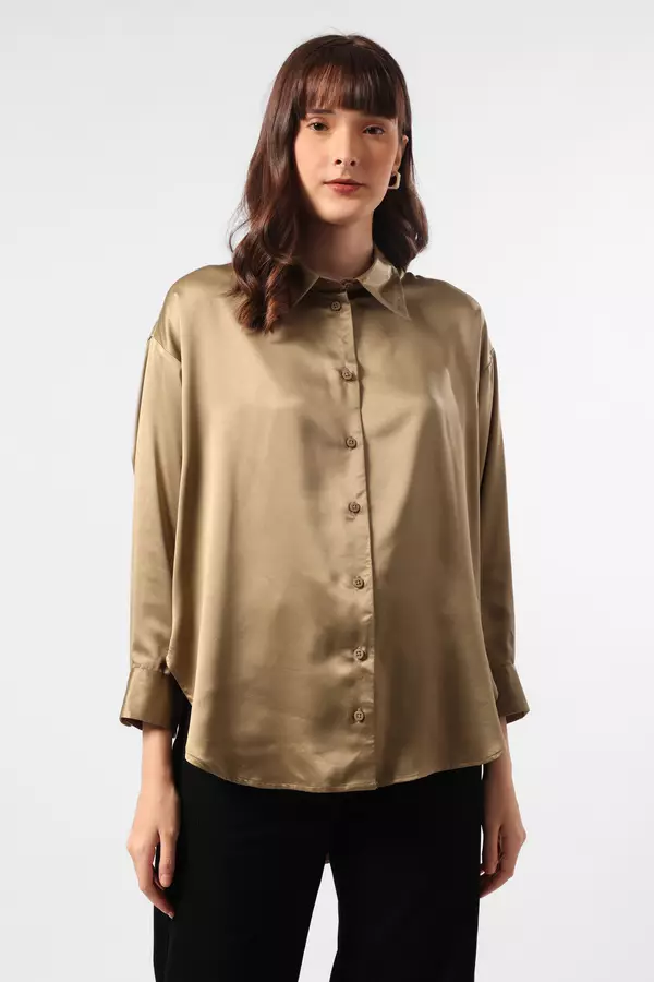 MINIMAL - Nourra - Kemeja Satin Relaxed Fit - Khaky Colour Khaky_Dark