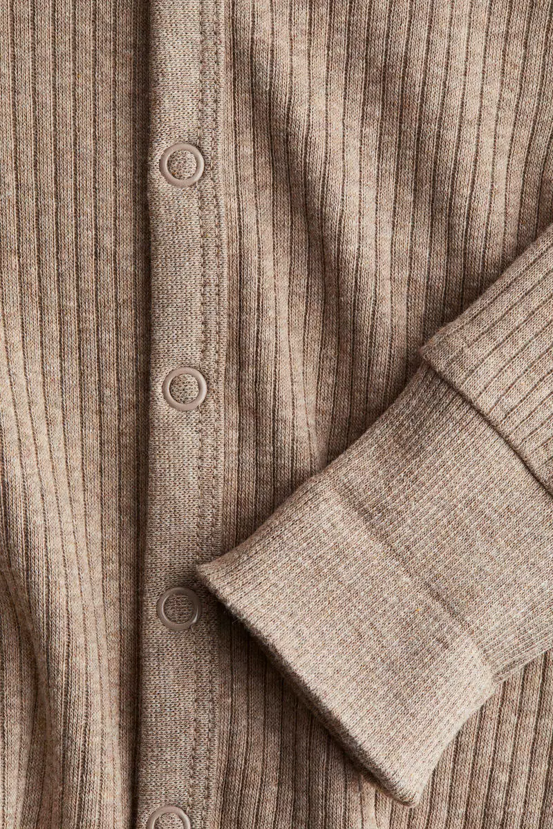 Adjustable-fit romper suit