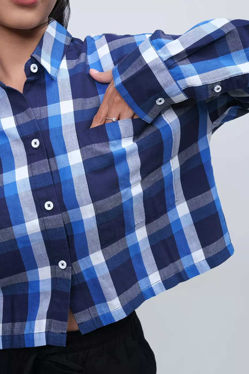 Kemeja Wanita Esmeray Navy White