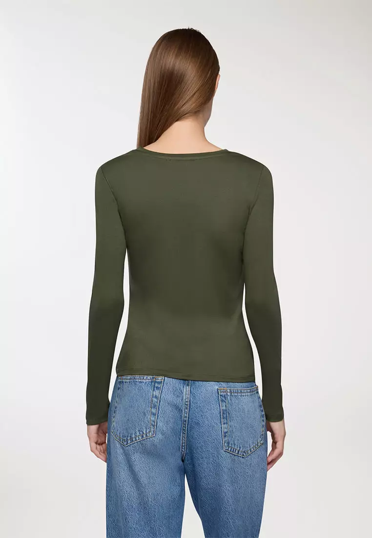Woman Long-Sleeved T-Shirt