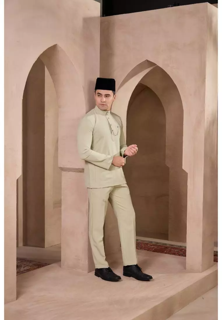 Baju Melayu Mahkota