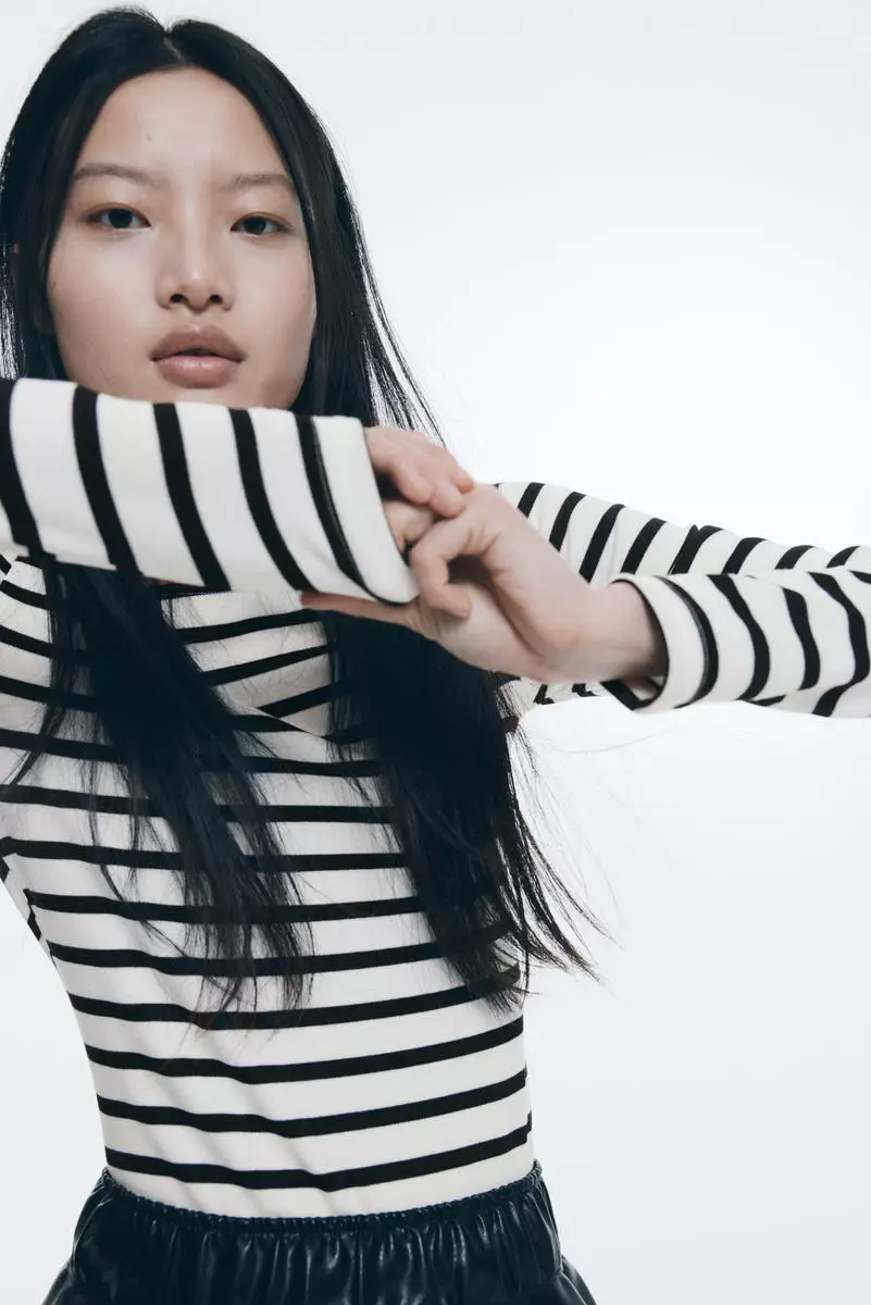 Boat-neck top