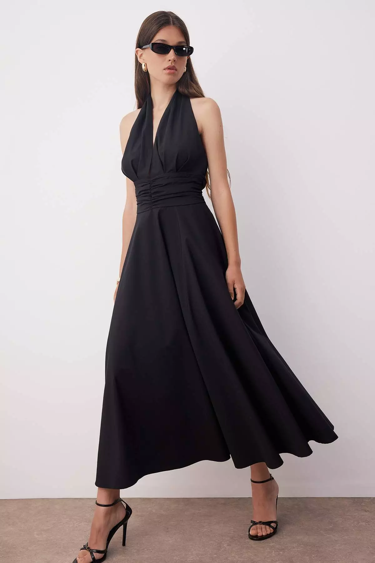 Black Low-Cut Halter Neck Poplin Lined Woven Dress