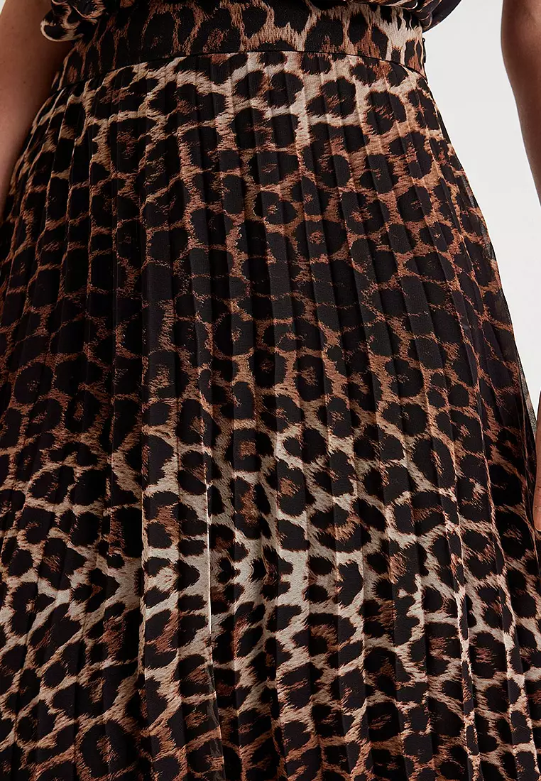 褶飾豹紋半截裙