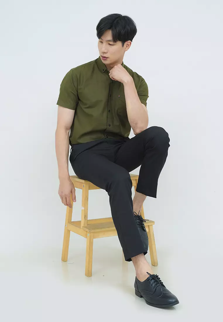 Kemeja lengan pendek pria formal slim fit hijau army houseofcuff