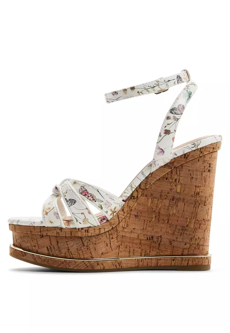 Esmerie Wedges