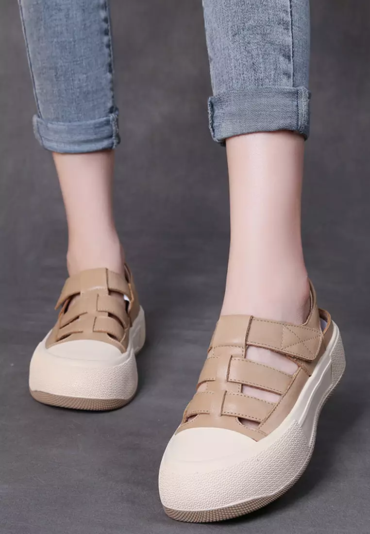Casual shoe for girl on sale