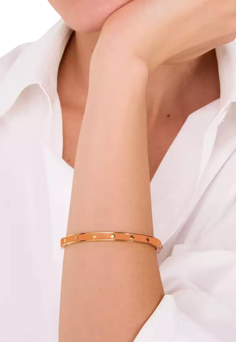 Spot the Spade Enamel Hinged Bangle Bracelet - Cayenne Pepper KJ727