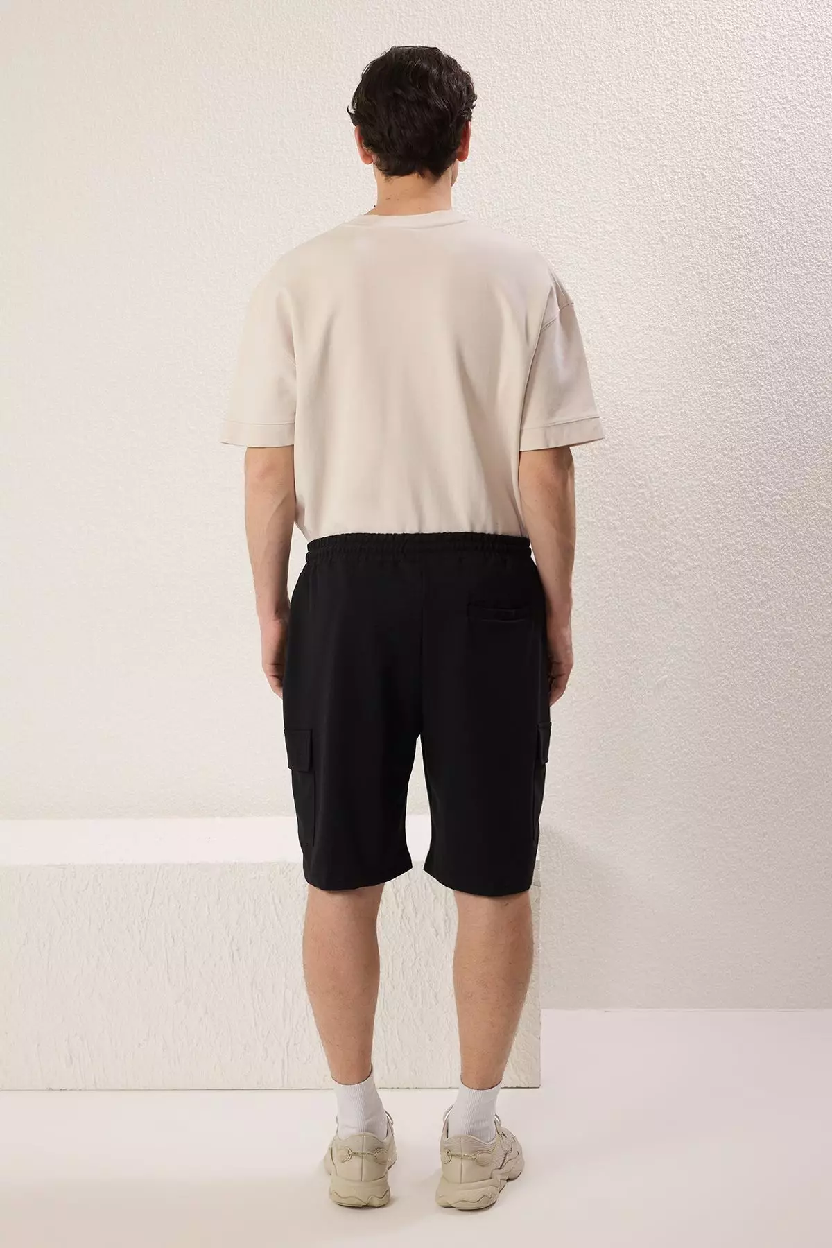 Black Oversize/Wide Cut Hidden Cord Elastic Waist Cargo Pocket Labeled Shorts TMNSS24SR00018