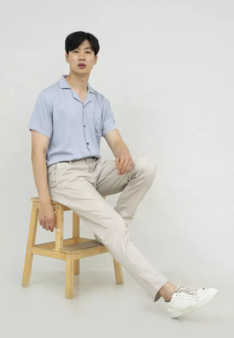 Kemeja bowling shirt pria lengan pendek biru muda houseofcuff