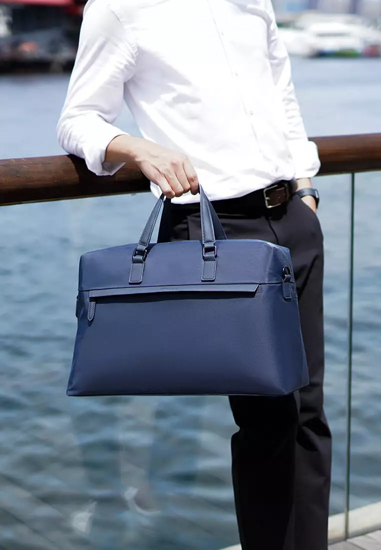 Maverick & Co. Avenue Waterproof Weekender (Navy）