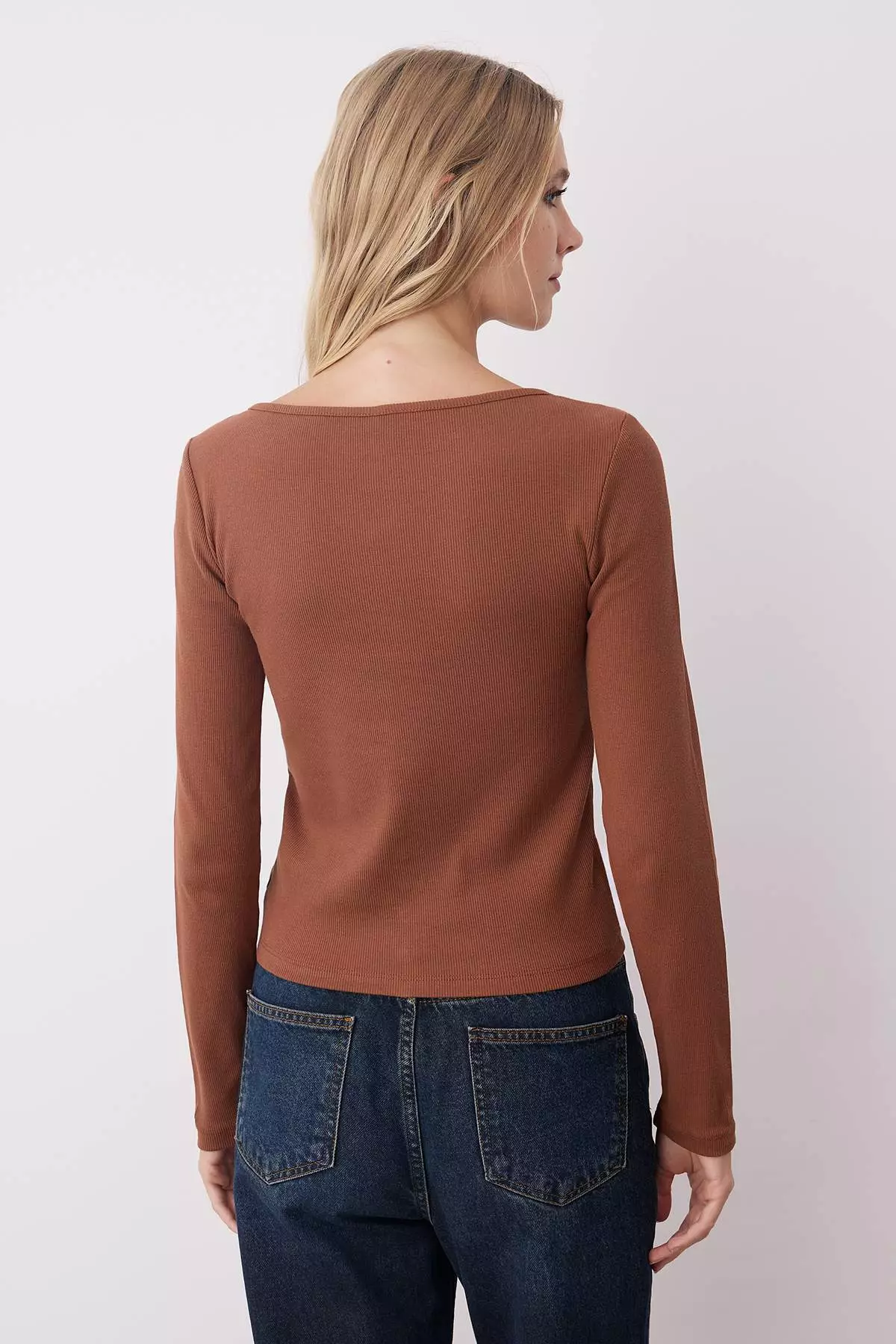 Brown Button Detailed Crew Neck Ribbed Flexible Regular Length Knitted Blouse Twoaw25Bz00030