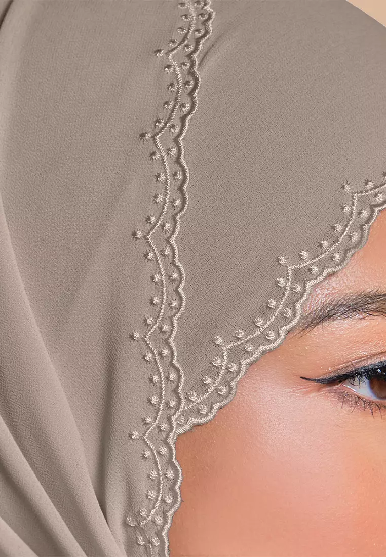 Tanuja Embroidered Scallop Headscarf - Pale Oak