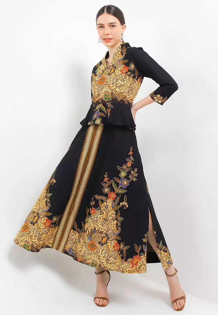 B.Swan-Necked PeplumCrop 7/8-length Sleeves+Lining