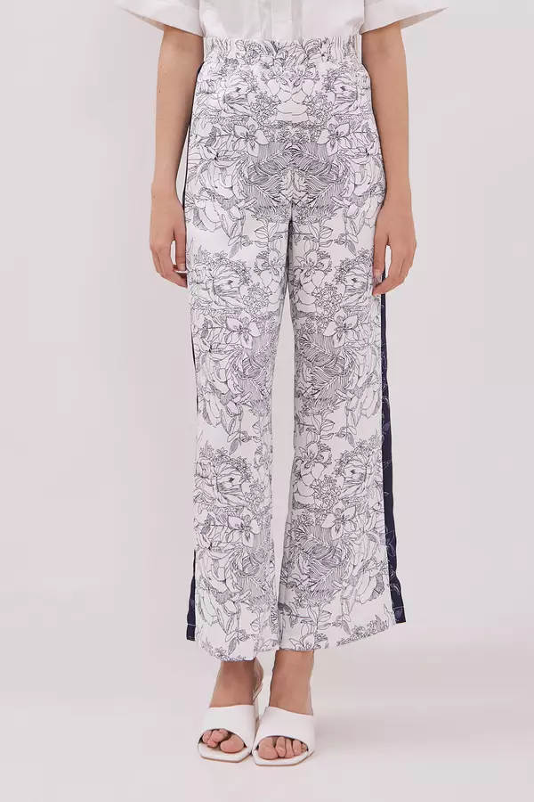 MINIMAL - Alaina - Celana Kulot Motif Bunga - Dark Blue Warna Blue_Dark