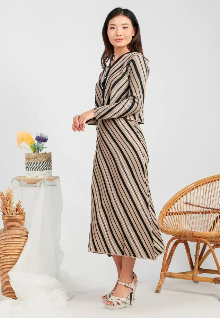 Agnela set Blouse and Skirt in Brown