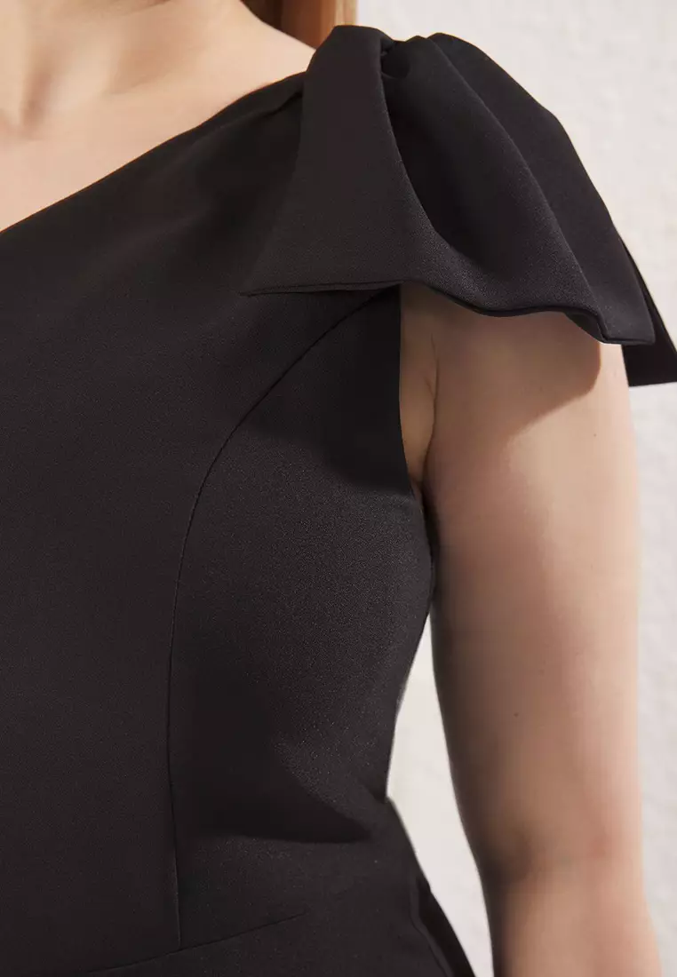 Black Bow One Sleeve Midi Woven Plus Size Dress Tbbss25Ah00054