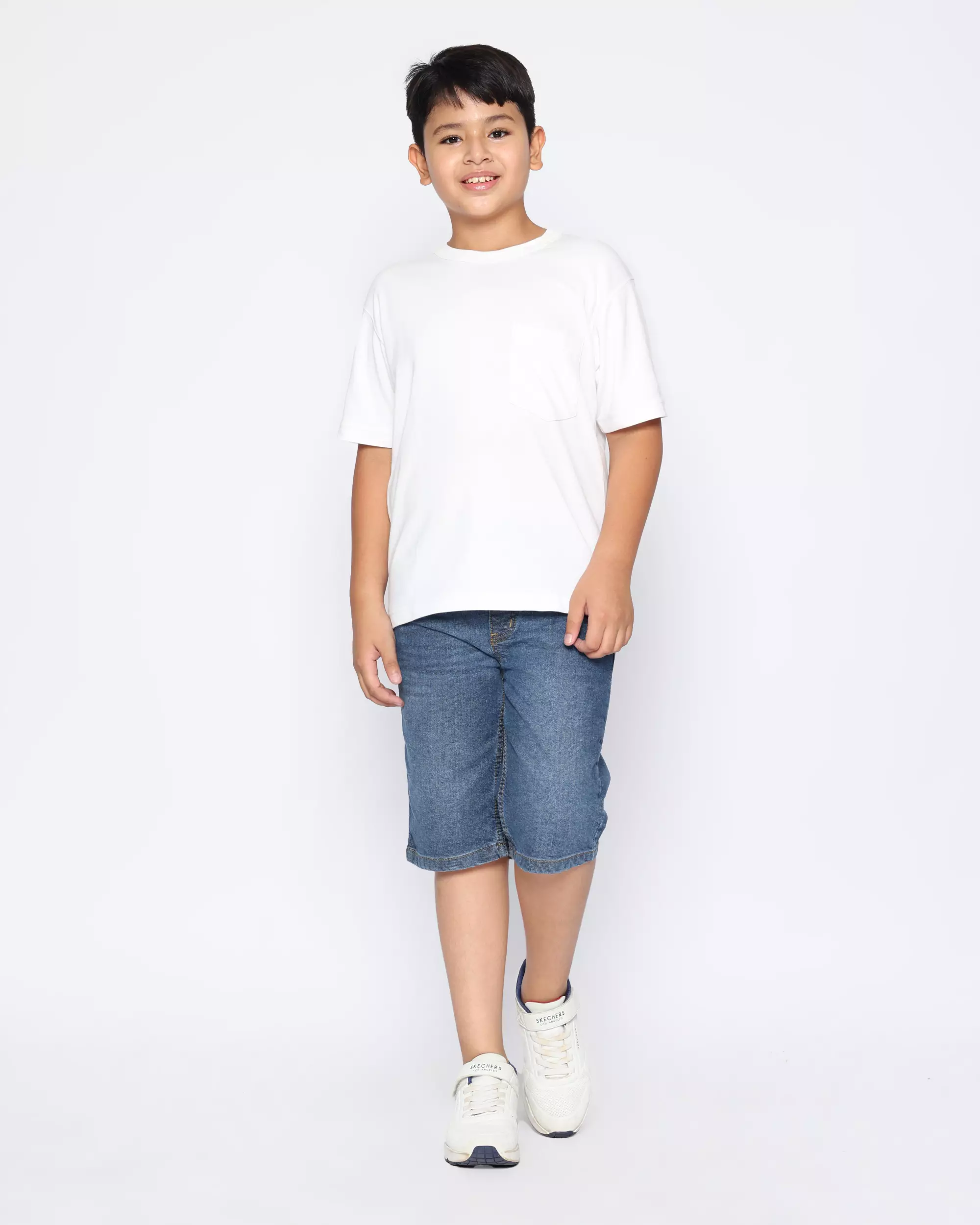 Celana Pendek Anak Laki Jeans Mid Blue With Model - FORTUNES