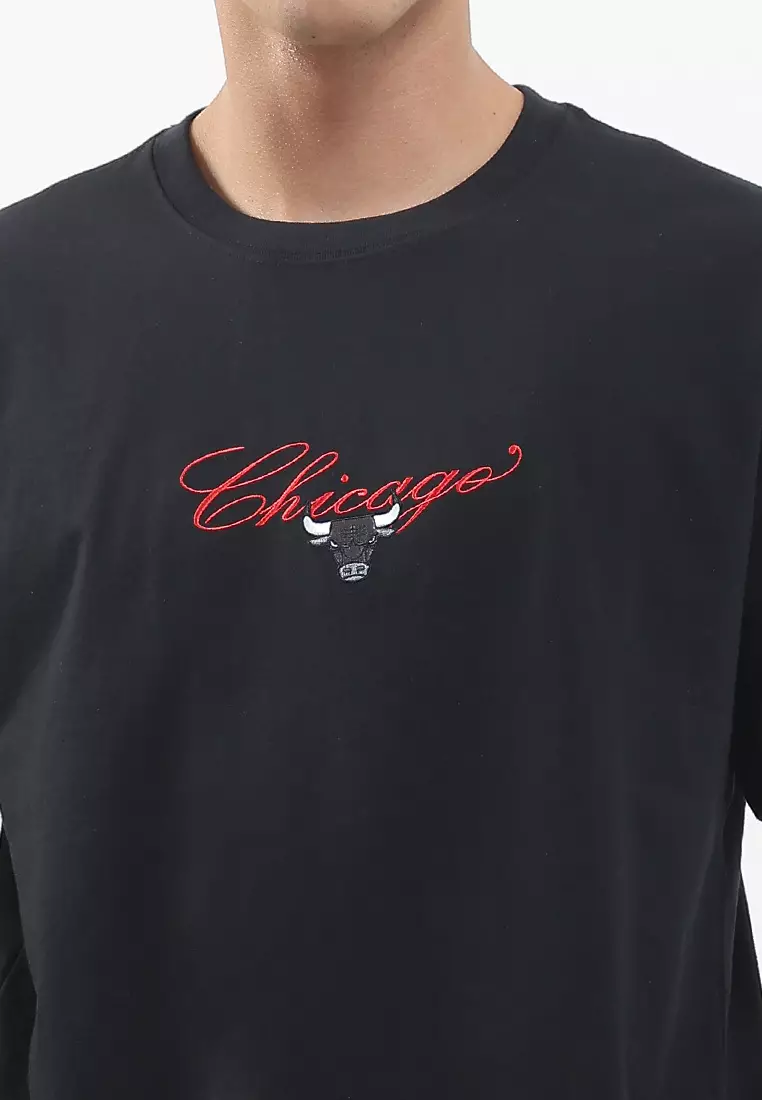 Short Sleeve Tee Chicago Bulls Cross Panels Script