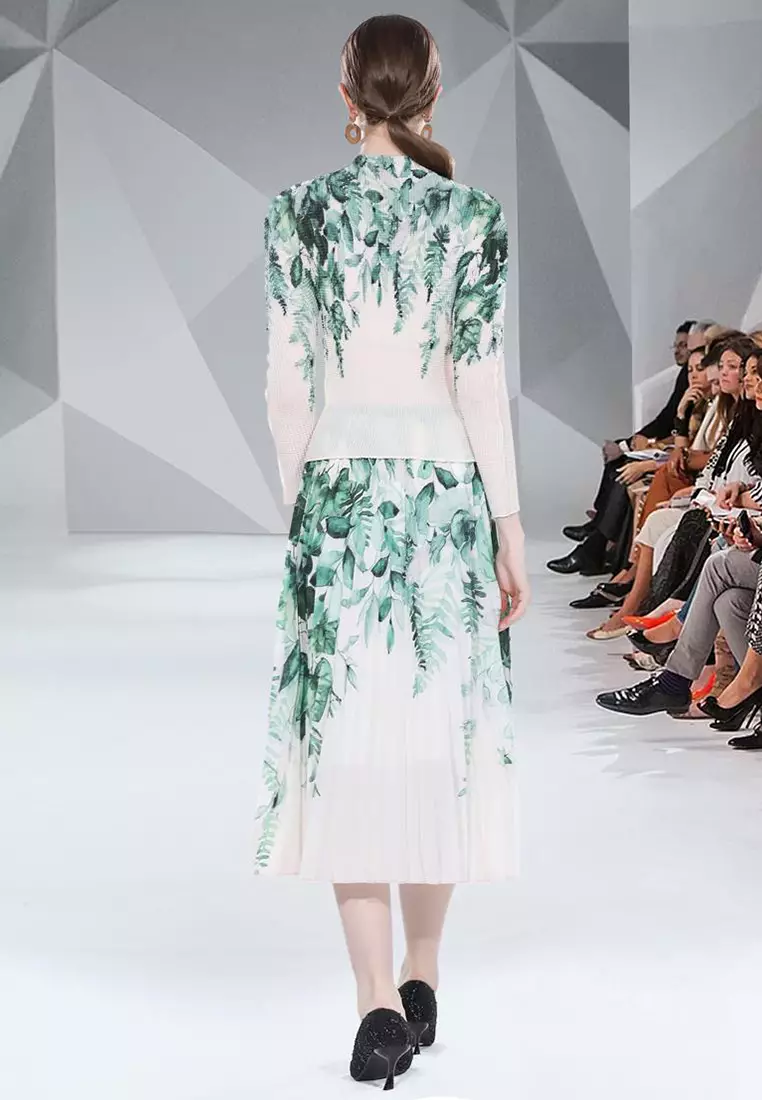 2025 Autumn/Winter Printed T-Shirt and Pleated Skirt Set CA080733