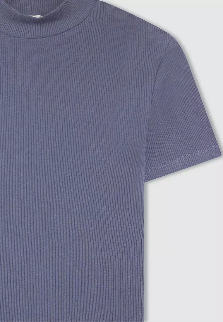 Woman Short-Sleeved T-Shirt