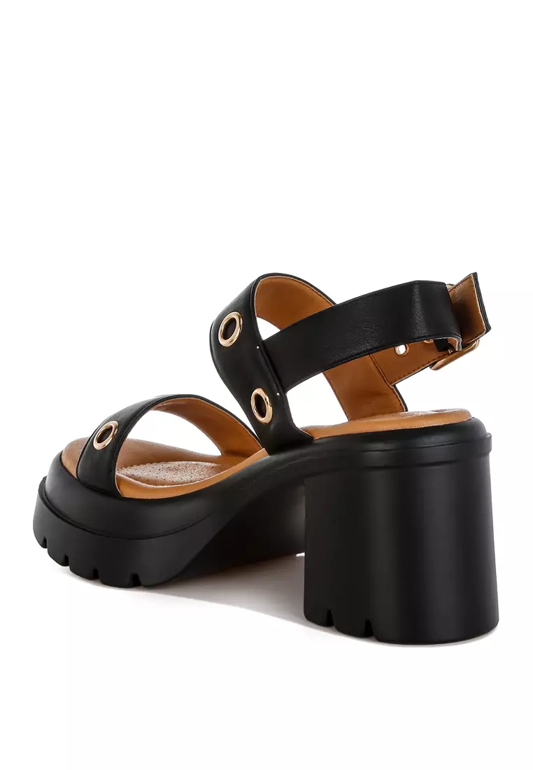 Sandal Platform Bertumit Detail Lubang Tali Warna Hitam
