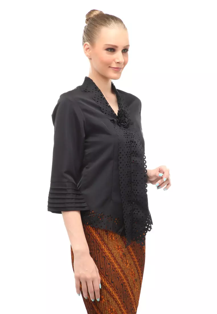 Frodine Kebaya Laser Cut Aksen Bunga Atasan Wanita Casual Premium Quality - Hitam