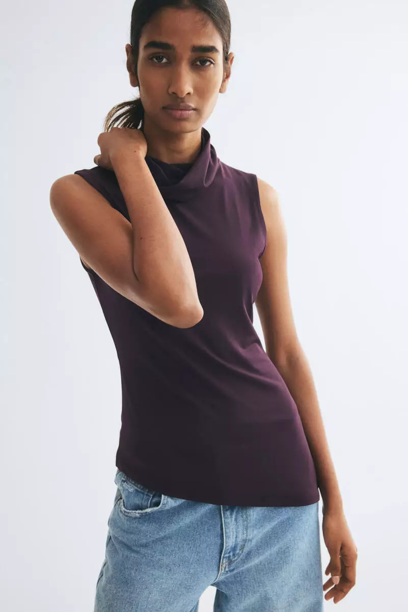 Fitted roll-neck top