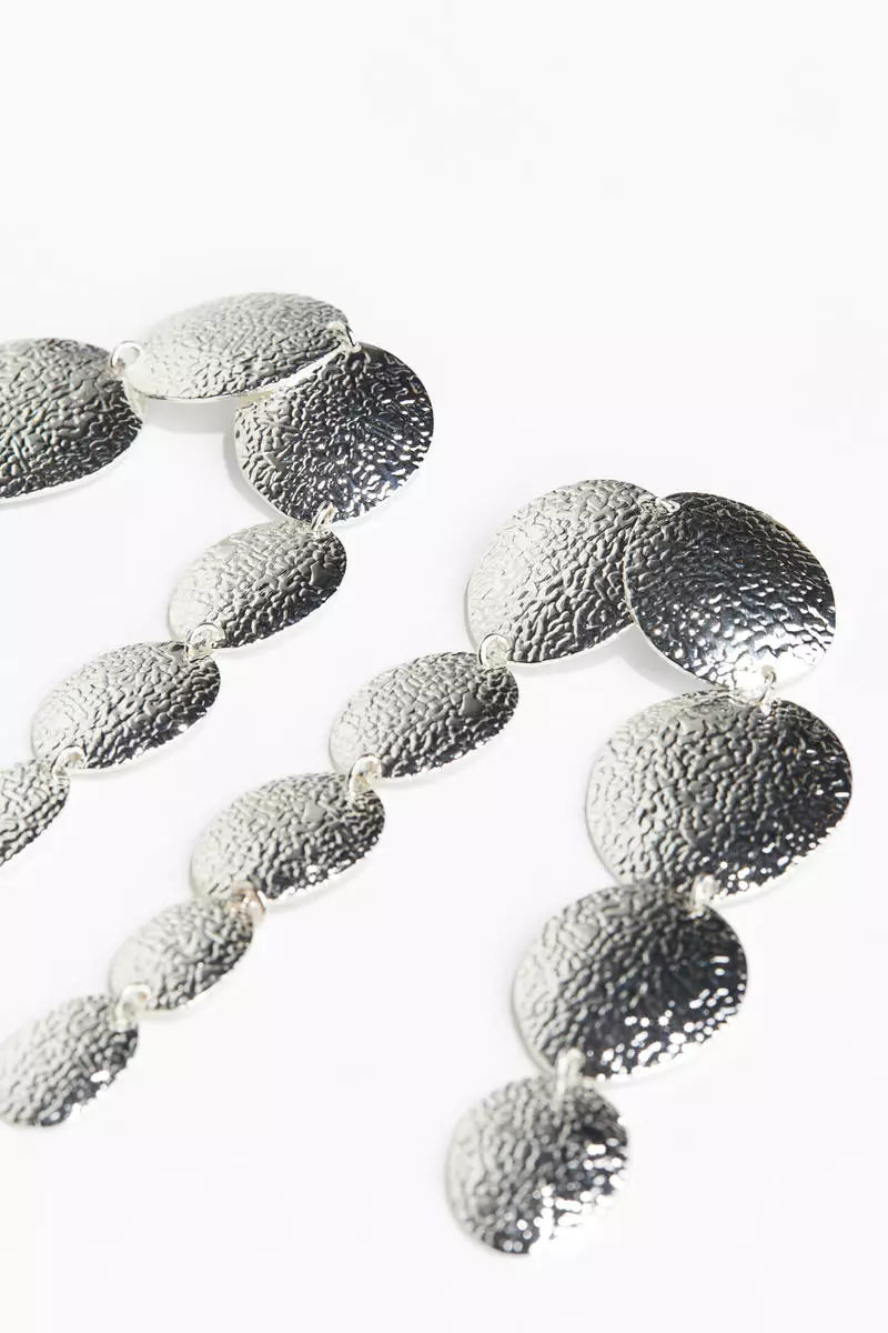 Metal-disc pendant earrings