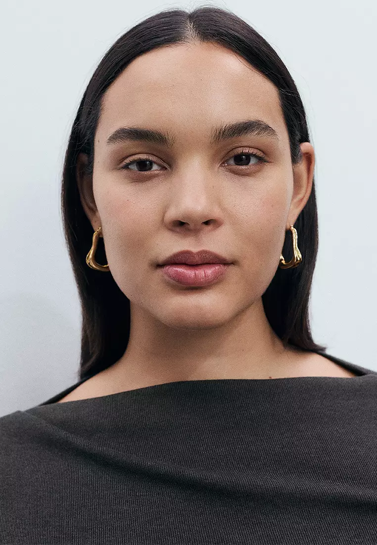 Long-Sleeved Boat-Neck T-Shirt