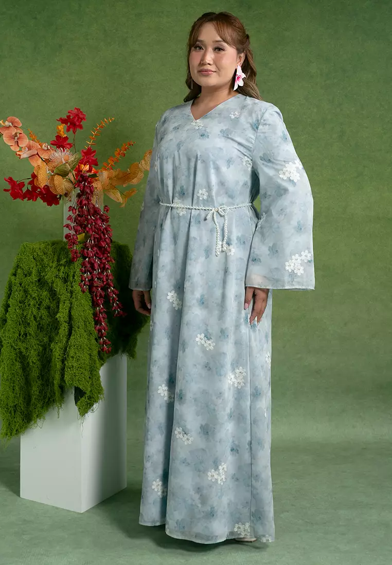 Dalila Plus size Dress with Pearl Belt