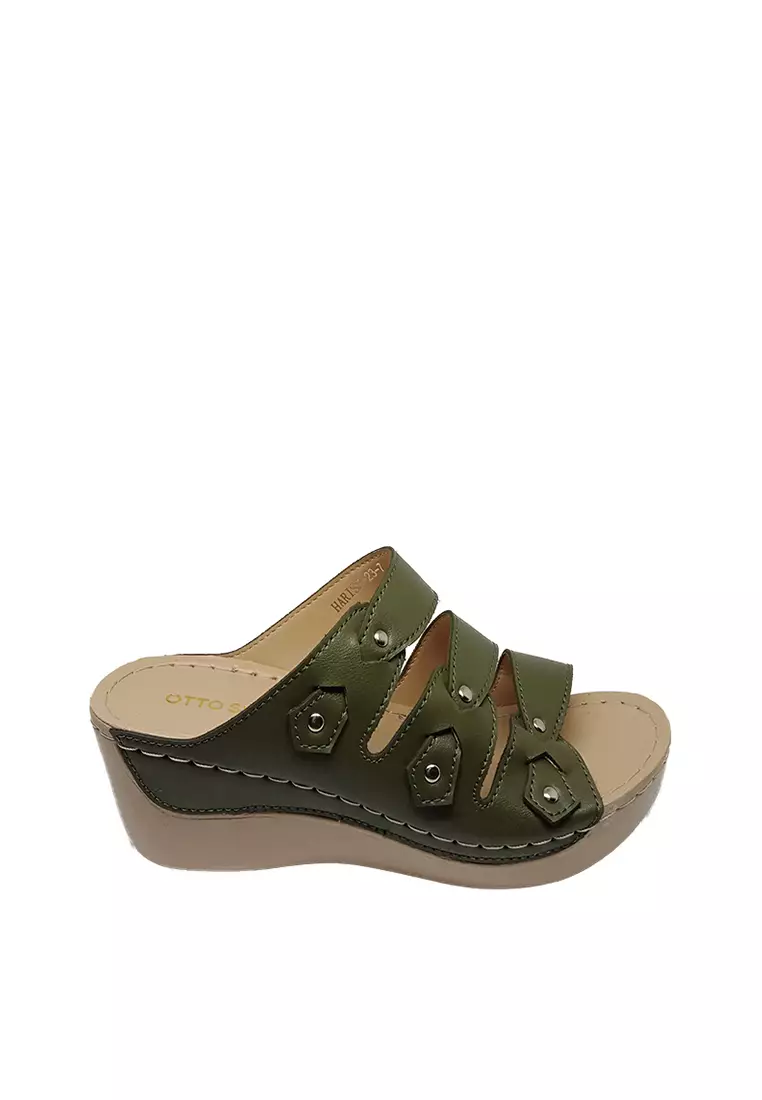 Discount on Otto  shoes - SKU: Hariss Tri-Strap Wedge Sandals