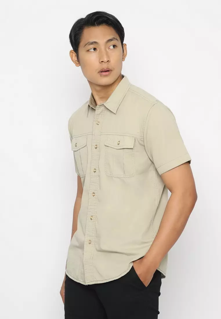 POLICE Kemeja Polos Kantong Dua Regular Fit Khaky Pria