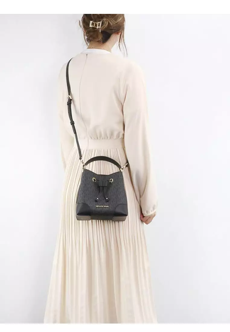 Mercer bucket bag best sale