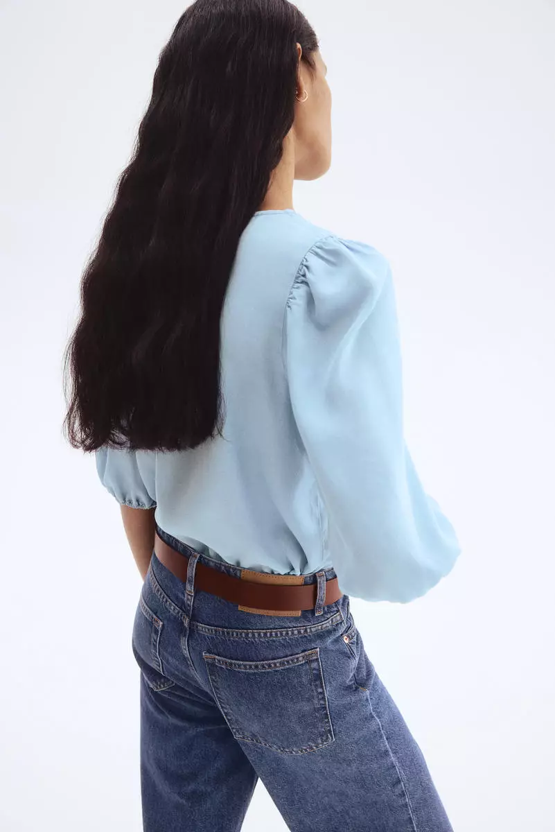 Balloon-sleeved denim blouse