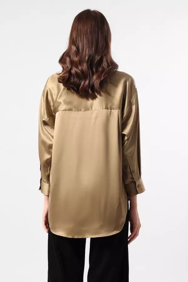 MINIMAL - Nourra - Kemeja Satin Relaxed Fit - Khaky Colour Khaky_Dark