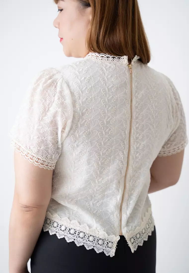 ELEGANT FLORAL EMBROIDERY TOP