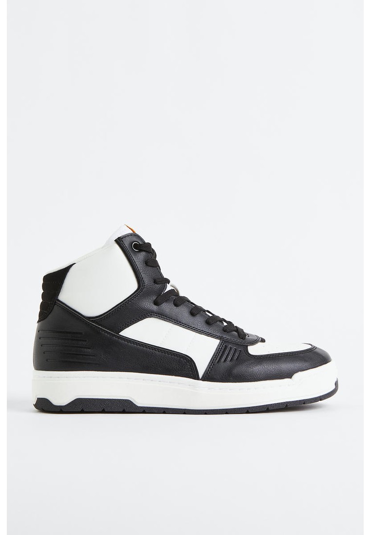 Hi-top trainers