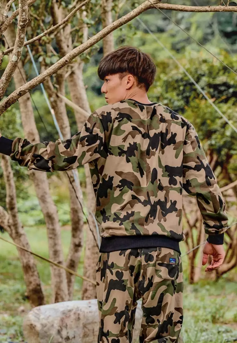 迷彩印花大學T《KL1206》